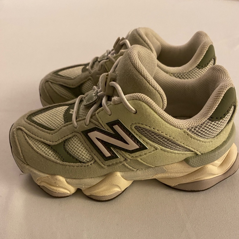 Toddler New Balance 9060, Size 9, Green Green